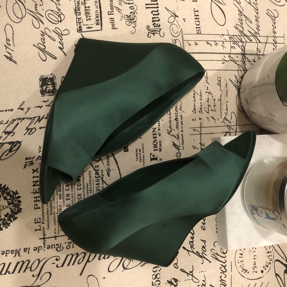 BURBERRY Womens Shoes PRORSUM EMERALD JADE - Picture 7 of 14